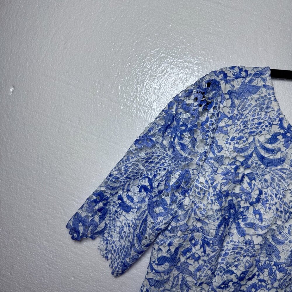 Antonio Melani Womens Size 8 Blue White Lace Floral Sheath Dress Scalloped Hem - Picture 6 of 12